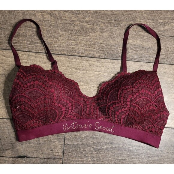 2 for $20 Victoria's Secret Lace No Wire Bra 34B - Picture 2 of 8